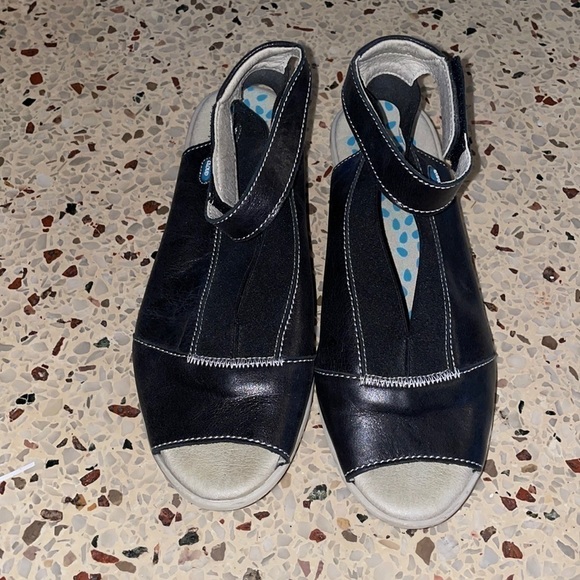 Cloud Shoes - CLOUD Caliber Slingback Sandal with ankle straps